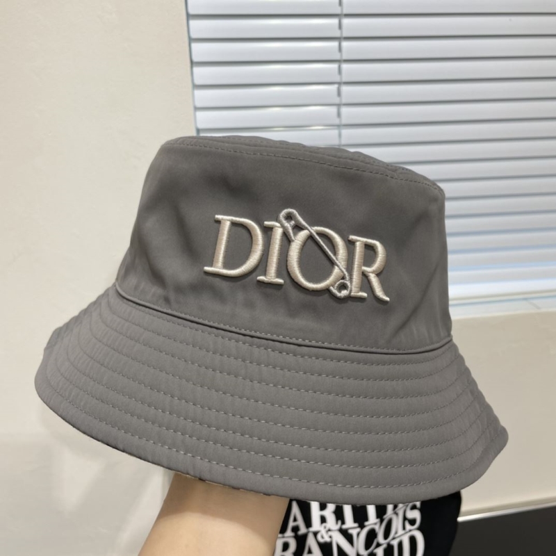 CHRISTIAN DIOR